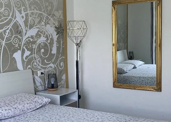 Сasa de vacaciones Mirror Lezzeno
